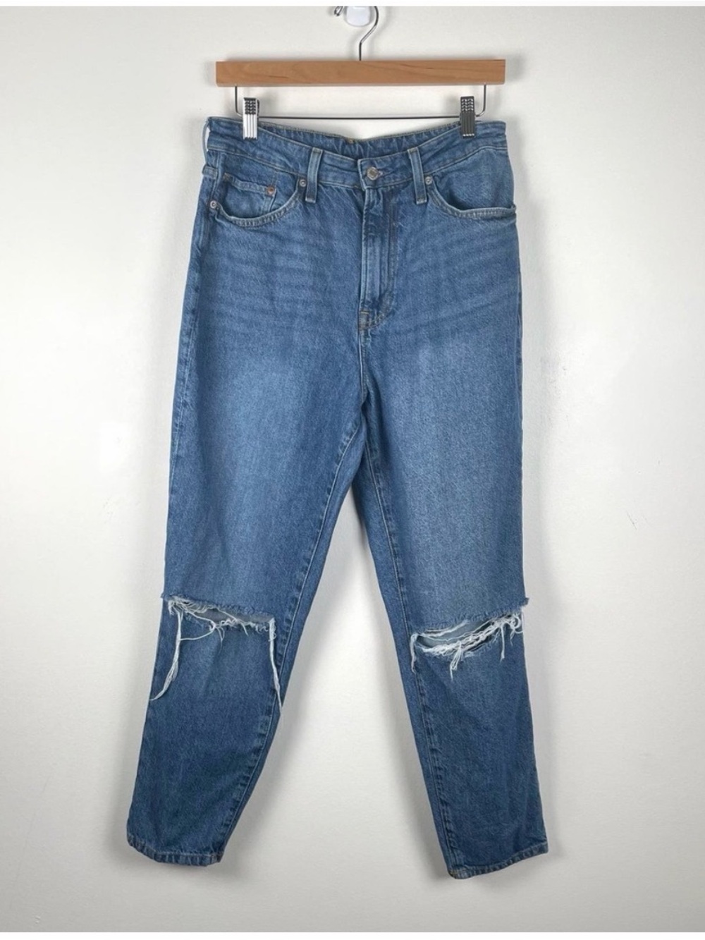 H&M High-Rise Women's Blue Denim Jeans - Distressed Knee